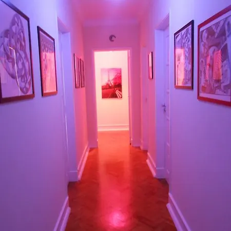 Oda ve Kahvaltı Tanka